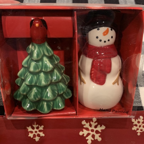 St. Nicholas Square Dinner Plate & Salt & Pepper Shaker Set - Picture 12 of 14